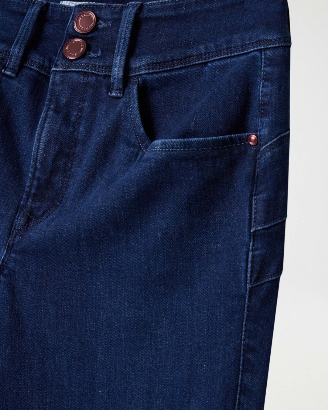 Secret Push In dark jeans