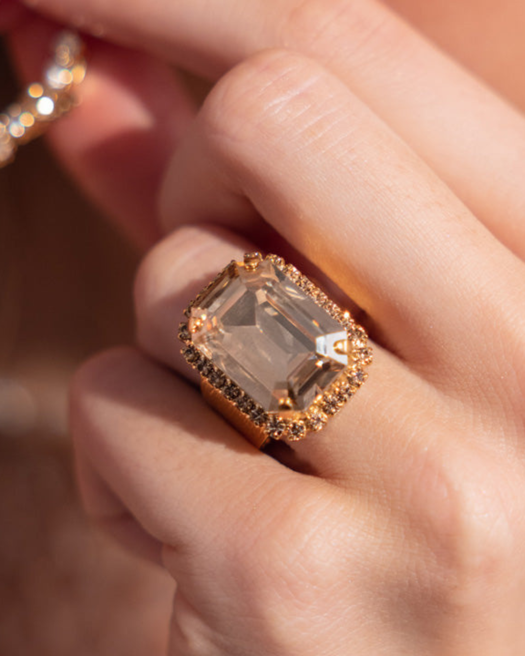 Lydia Cocktail Ring / Golden Shadow